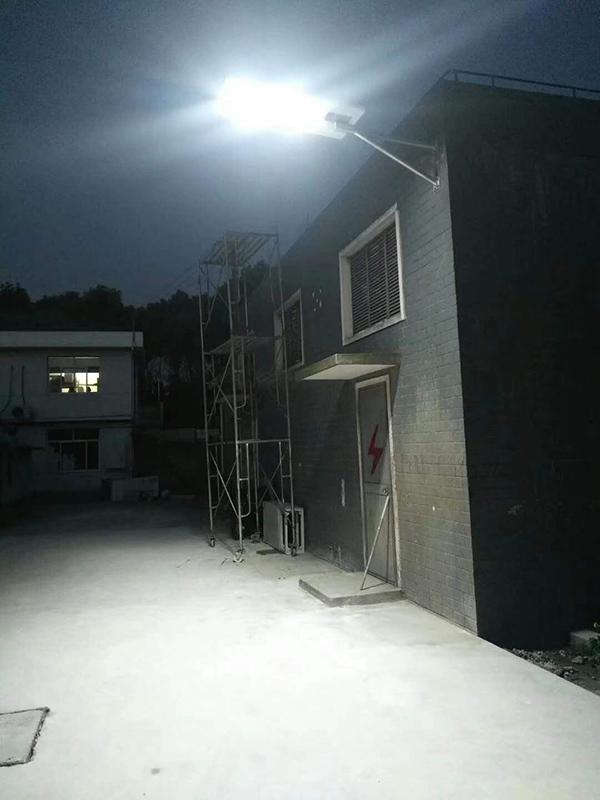 安徽省天長市某家庭用太陽能一體化路燈